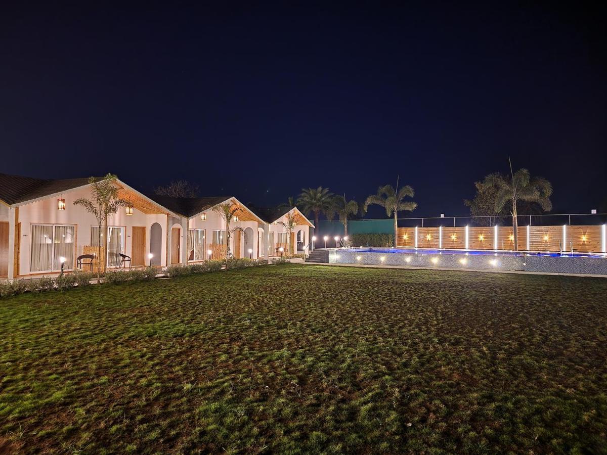 Vits Daman Devka Beach ภายนอก รูปภาพ