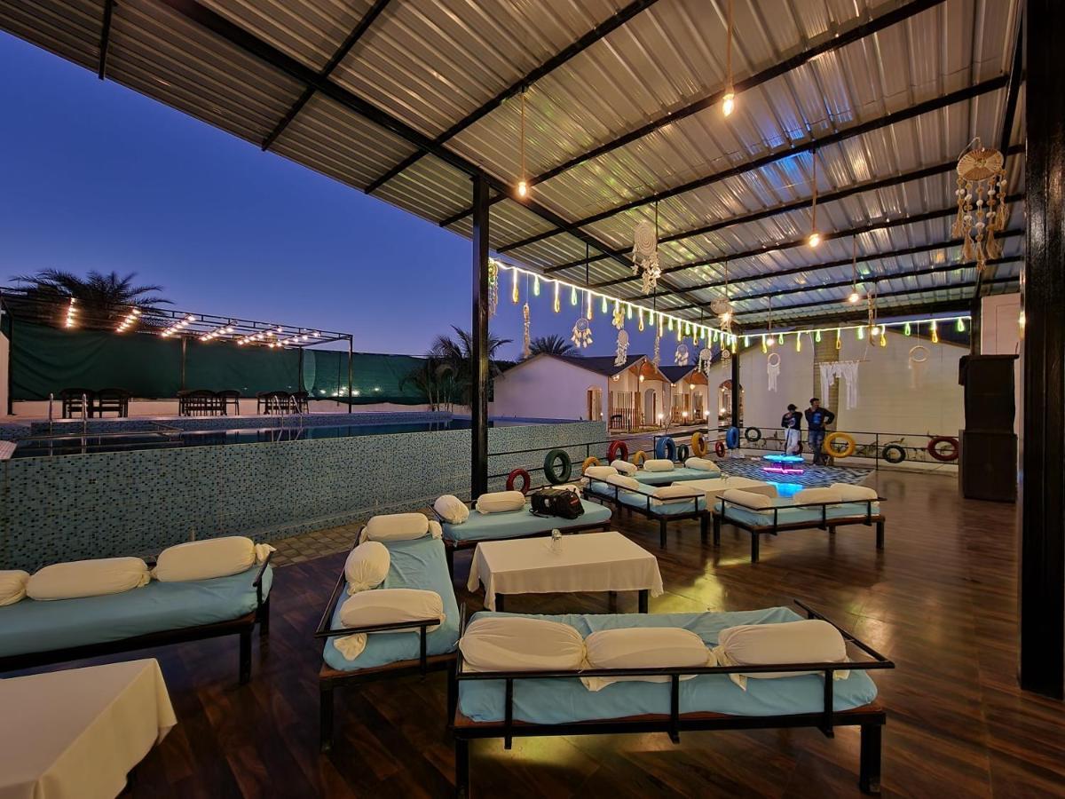 Vits Daman Devka Beach ภายนอก รูปภาพ